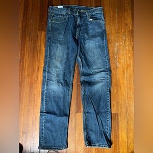Levi’s 505 straight leg jeans. Excellent condition no rips/flaws. 36 x 32